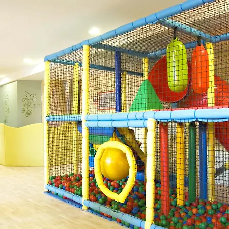 Gf法尼亚贝酒店